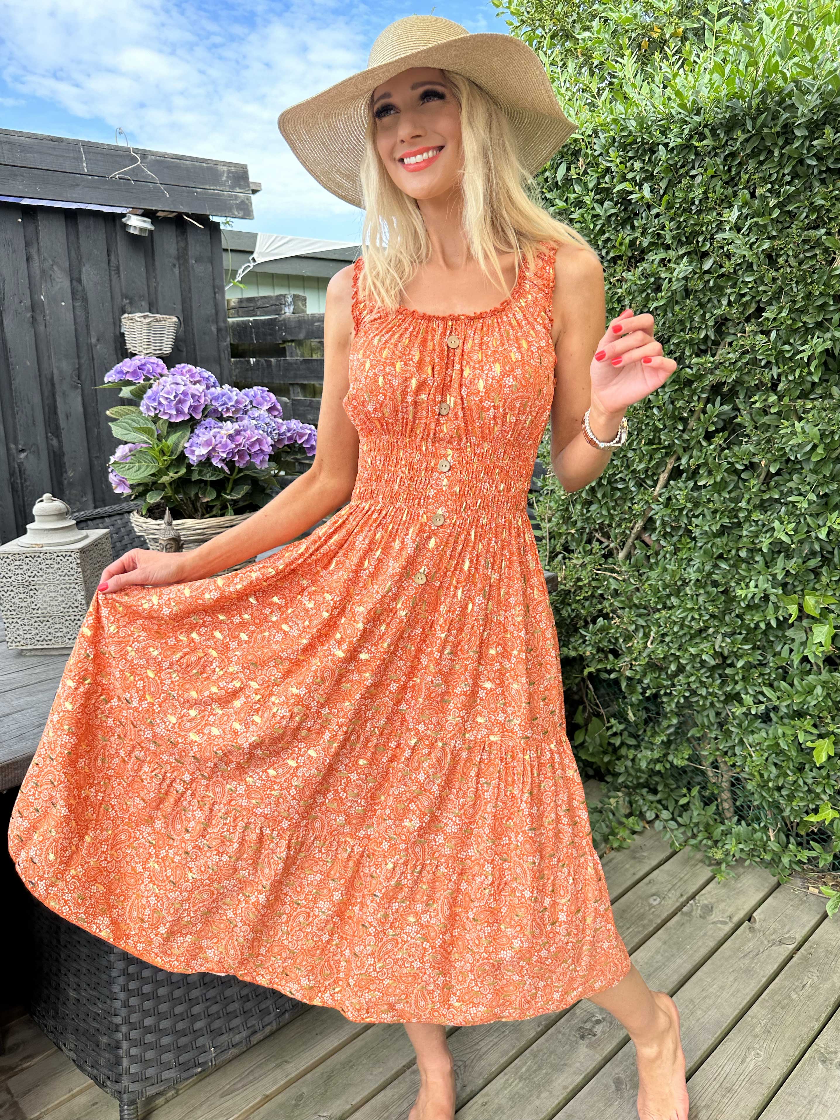 Alicia Paisley - Lang stropkjole i viskose med paisley mønster